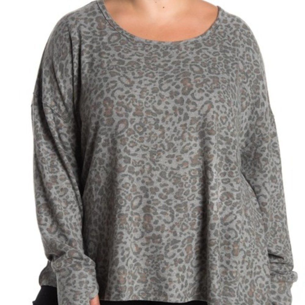 Cable & Gauge Hacci Knit Thumbhole Sleeve Pullover